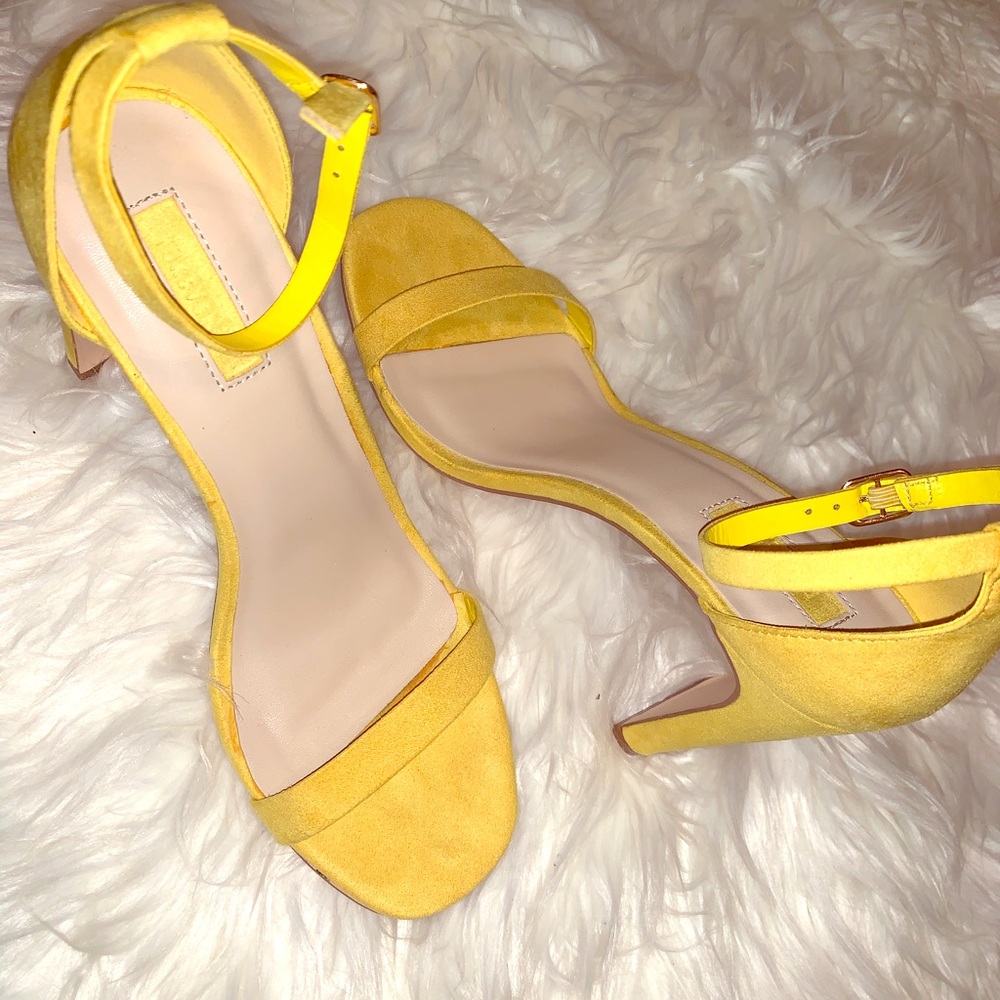 Sexy yellow suede strapped sandal heels